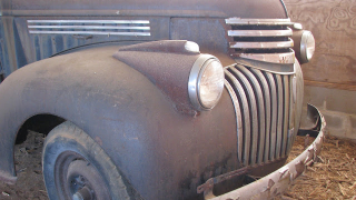 Illustration for article titled 1947 Chevrolet Suburban Is A Legitimate Barn Find